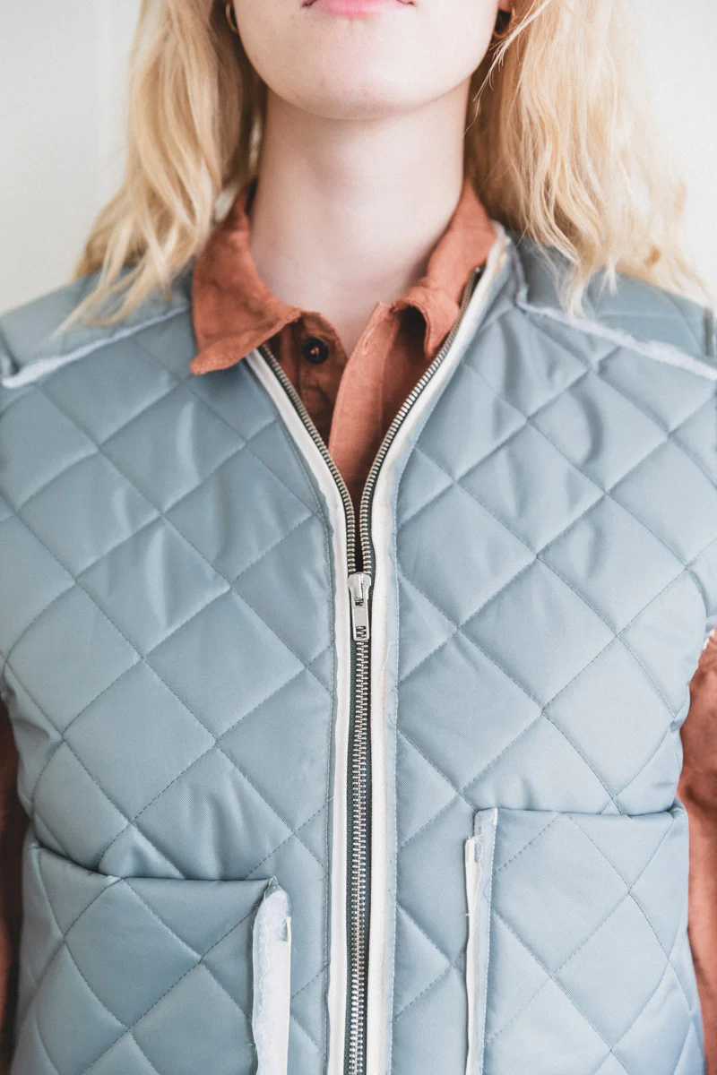 RESEARCH ZIP VEST IN SAGE - Image 5