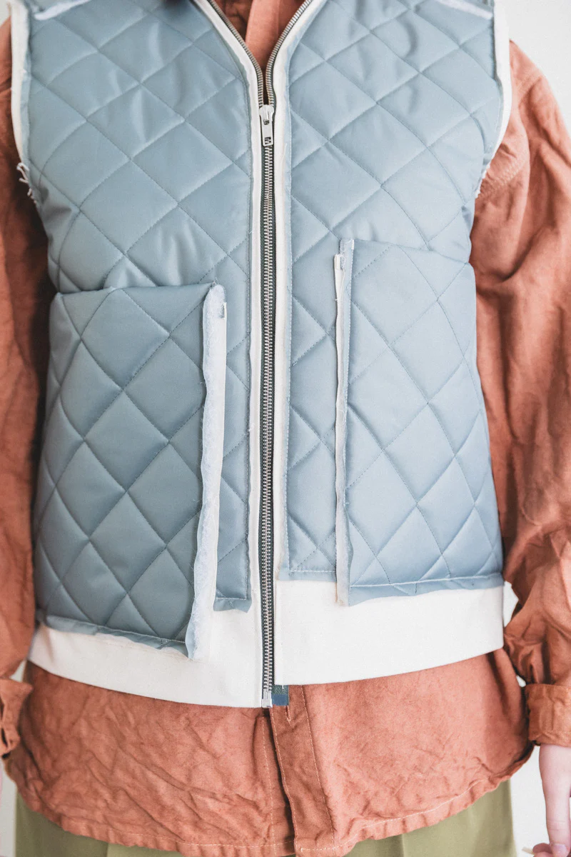 RESEARCH ZIP VEST IN SAGE - Image 6