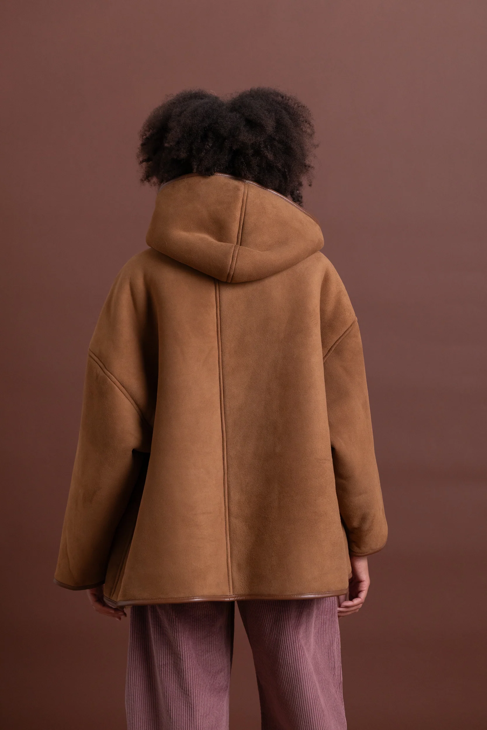 REVERSIBLE HOLLAND COAT IN TAN CURLY SUEDE SHEEPSKIN - Image 6