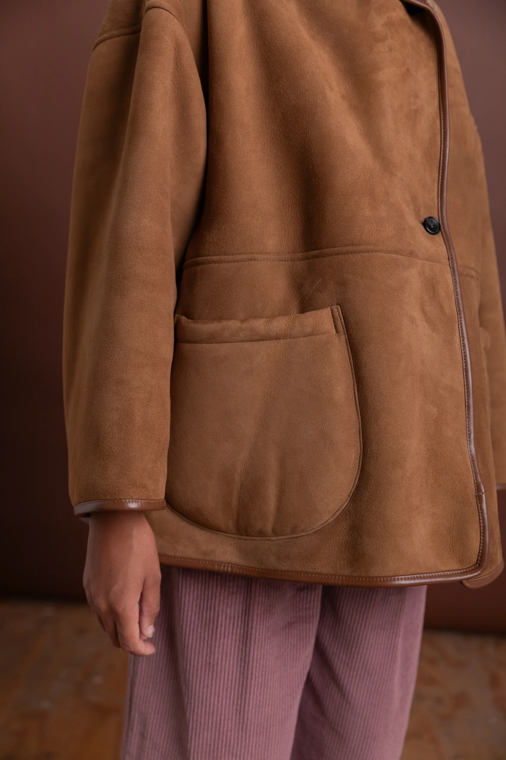 REVERSIBLE HOLLAND COAT IN TAN CURLY SUEDE SHEEPSKIN - Image 8