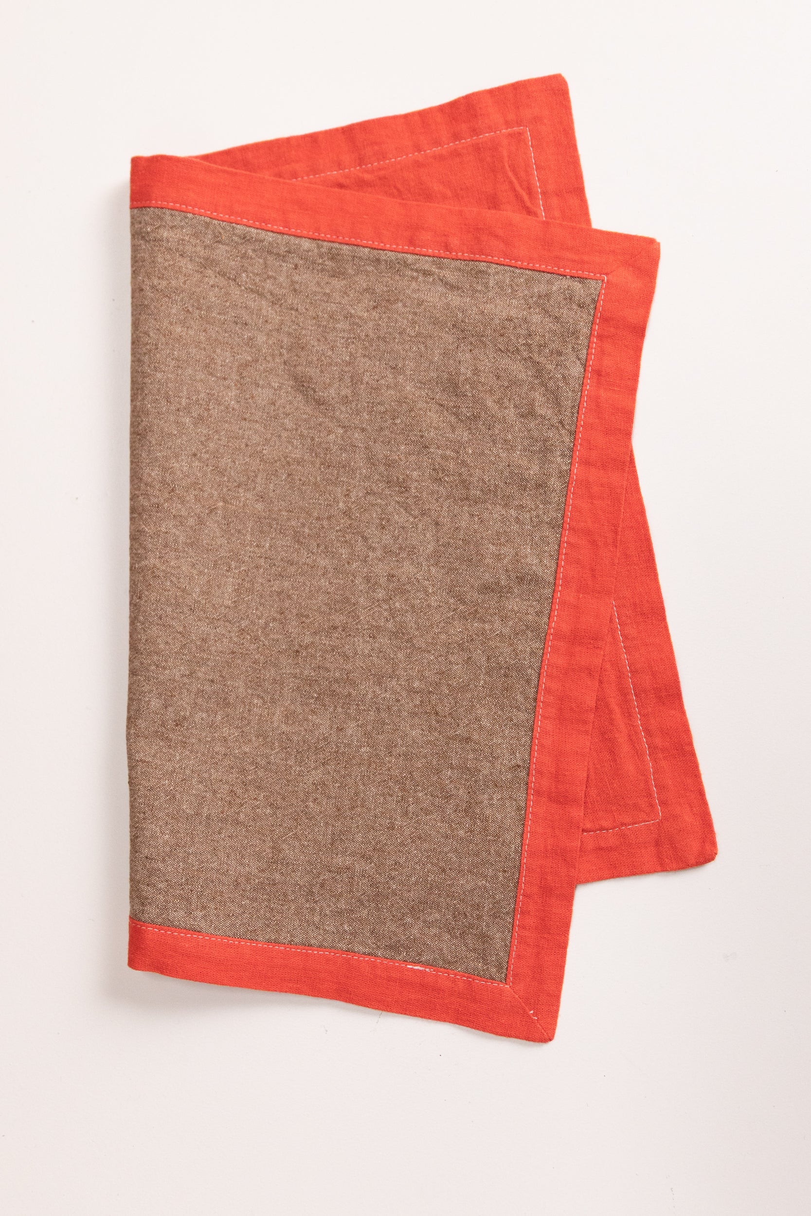 REVERSIBLE PLACEMAT IN BROWN - SET OF TWO - Image 3