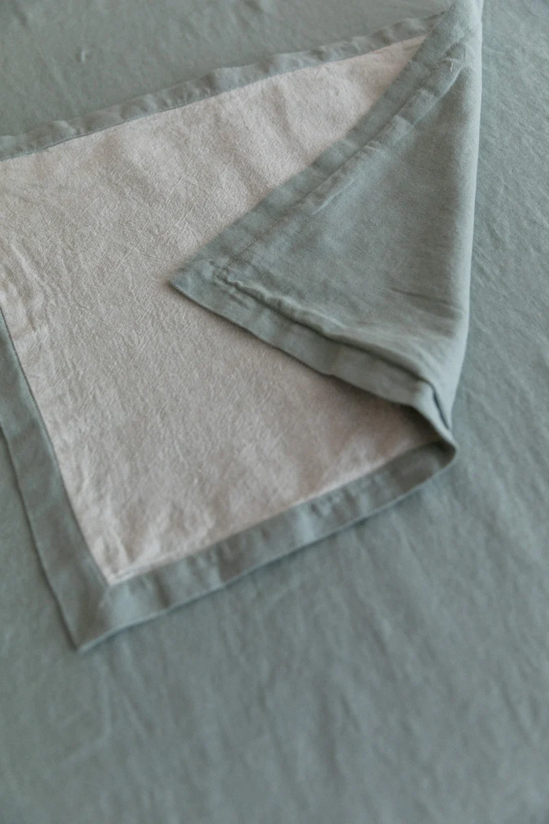 REVERSIBLE PLACEMAT IN MOSS - SET OF TWO - Image 4