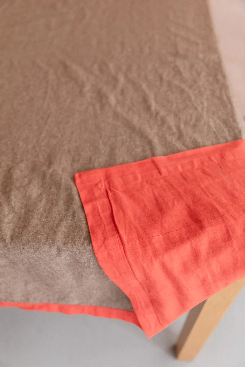 REVERSIBLE TABLECLOTH IN BROWN - Image 3