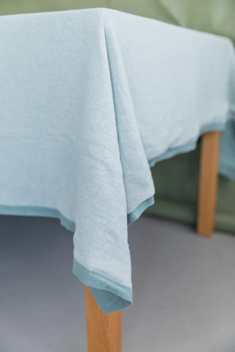 REVERSIBLE TABLECLOTH IN MOSS - Image 3
