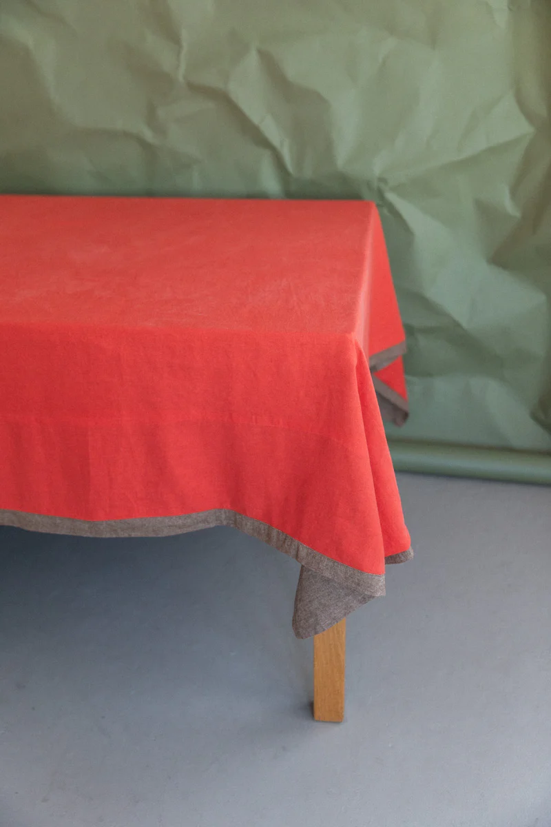 REVERSIBLE TABLECLOTH IN POPPY - Image 4