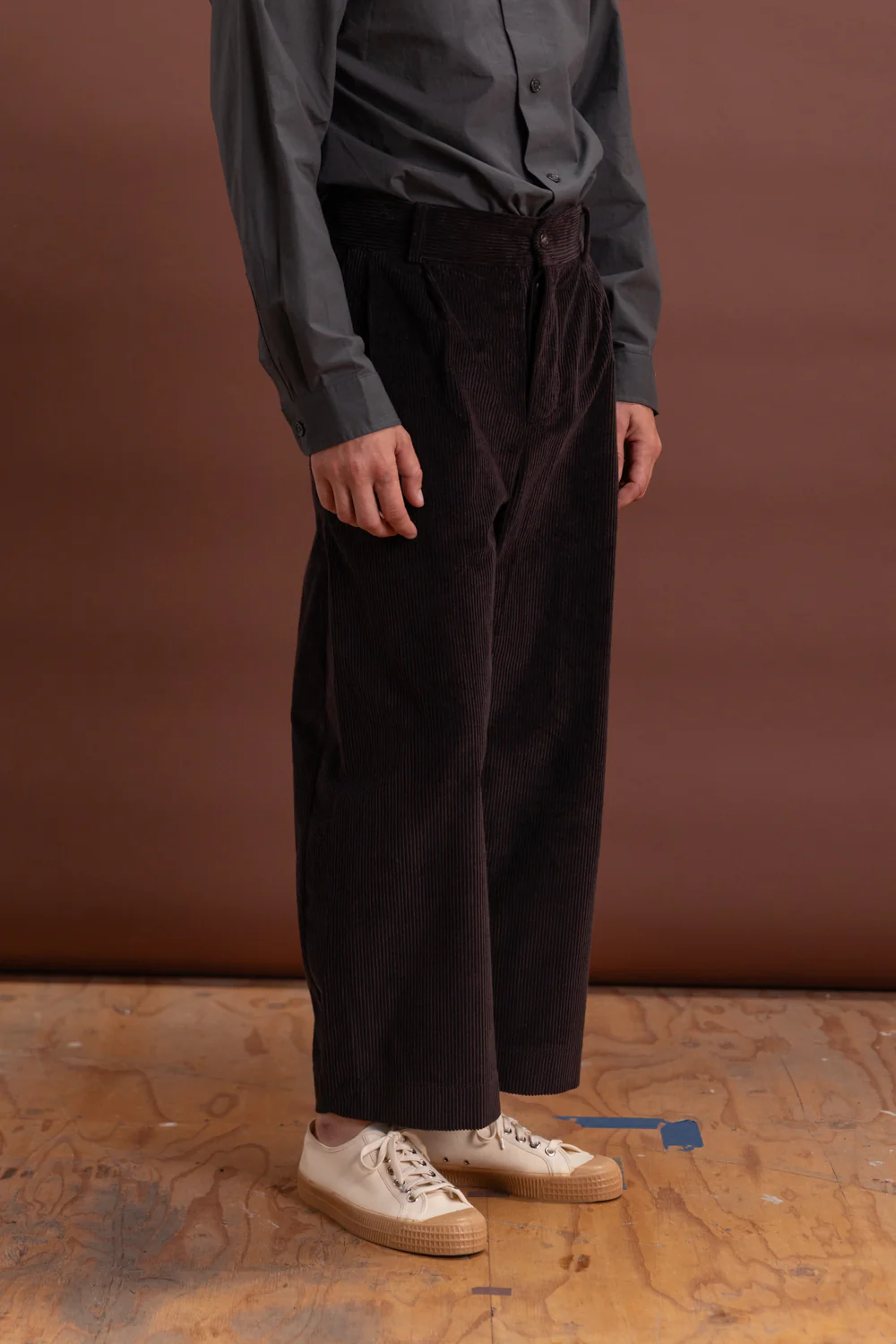 ROBBY TROUSER IN TAUPE JAPANESE TWO TONE COTTON CORDUROY - Image 3