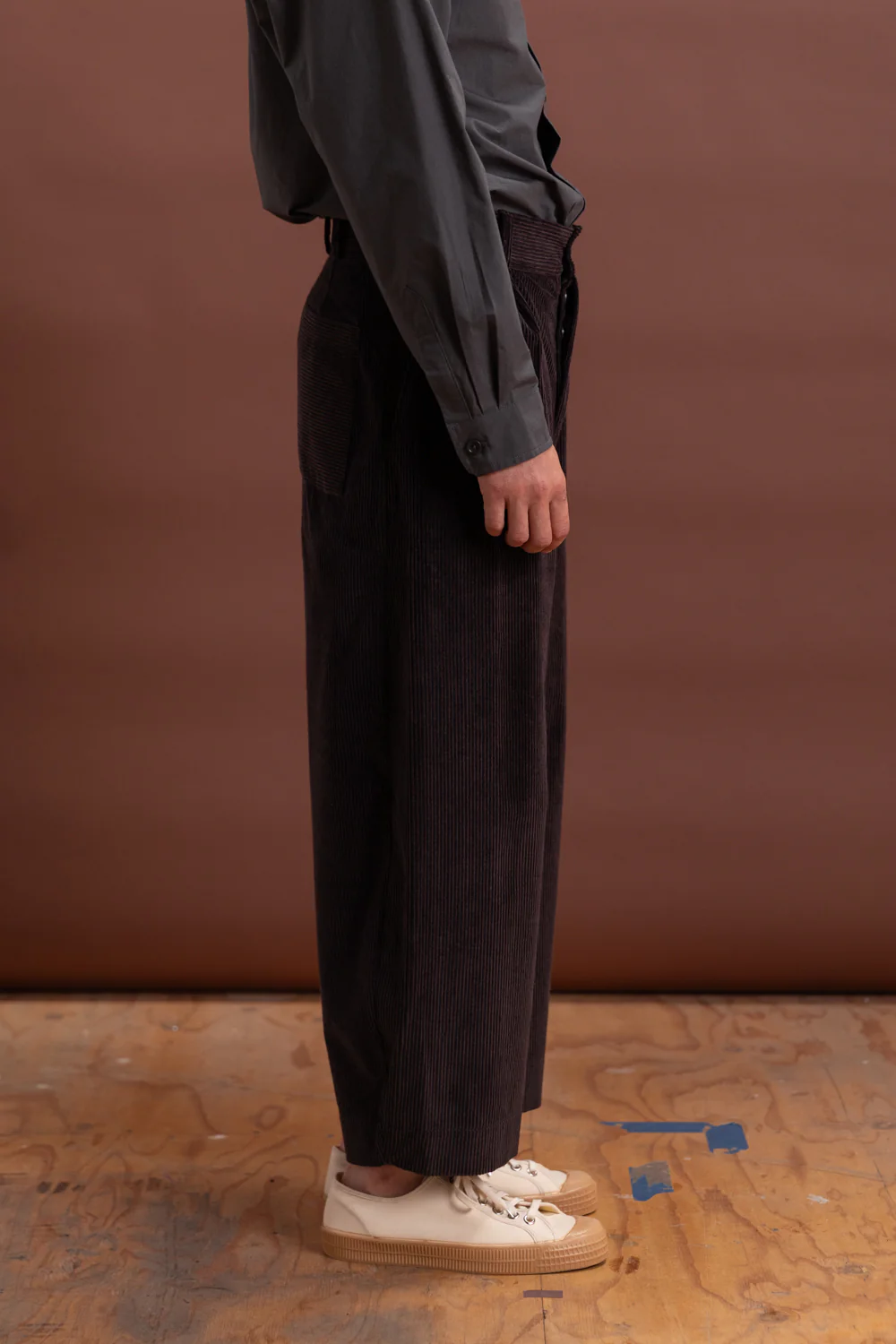 ROBBY TROUSER IN TAUPE JAPANESE TWO TONE COTTON CORDUROY - Image 4
