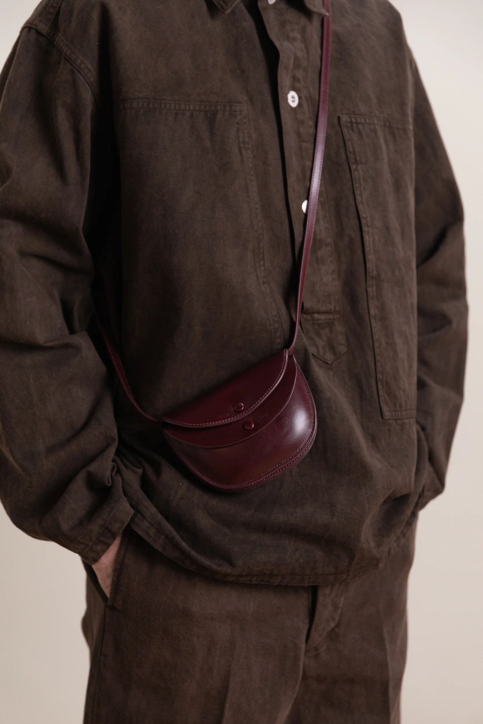 ROUND WALLET MID POUCH IN BURGUNDY LEATHER - Image 5