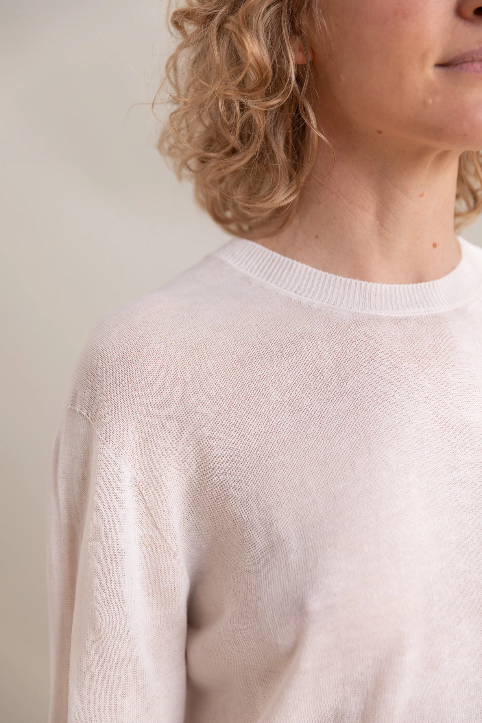 SEMI SHEER LINEN BLEND KNIT TOP IN WHITE - Image 2