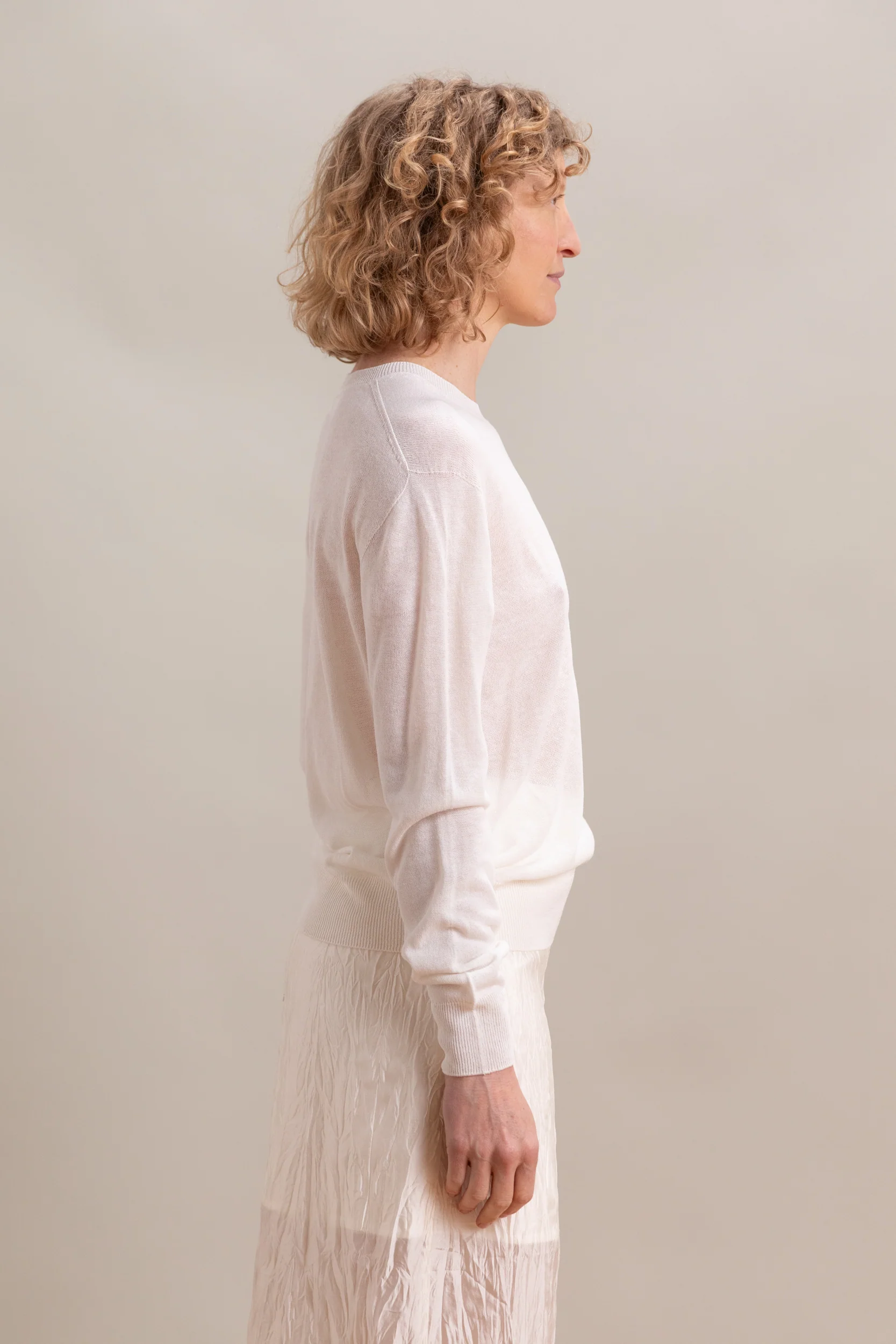 SEMI SHEER LINEN BLEND KNIT TOP IN WHITE - Image 6