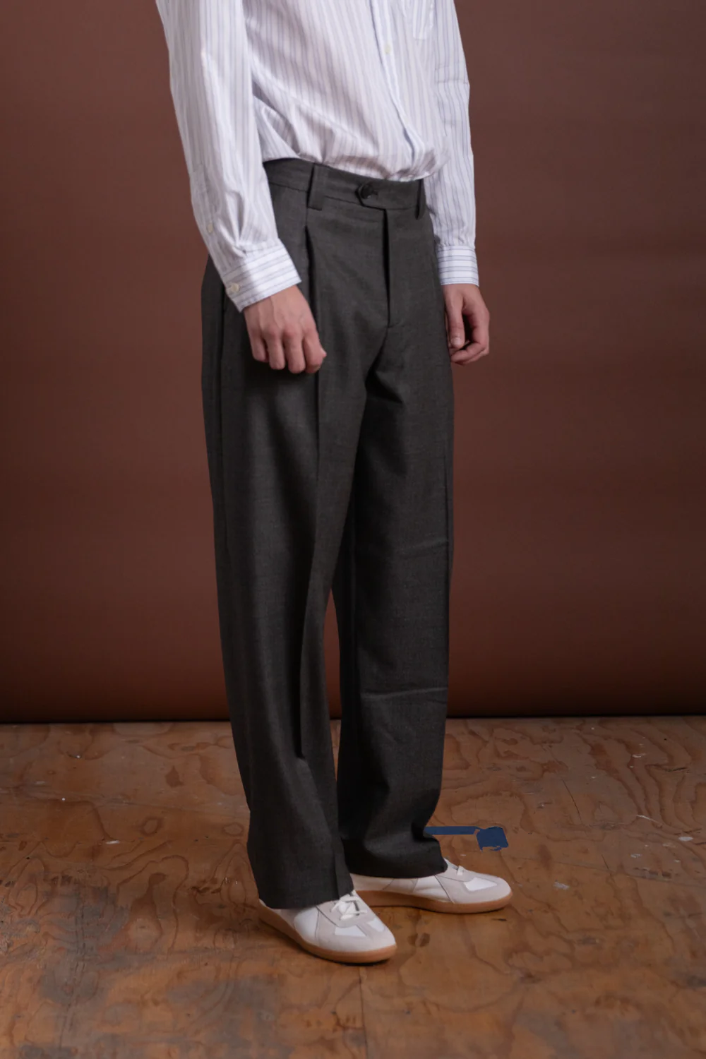 SERVICE TROUSERS IN WARM GREY TWIST WOOL - Image 4
