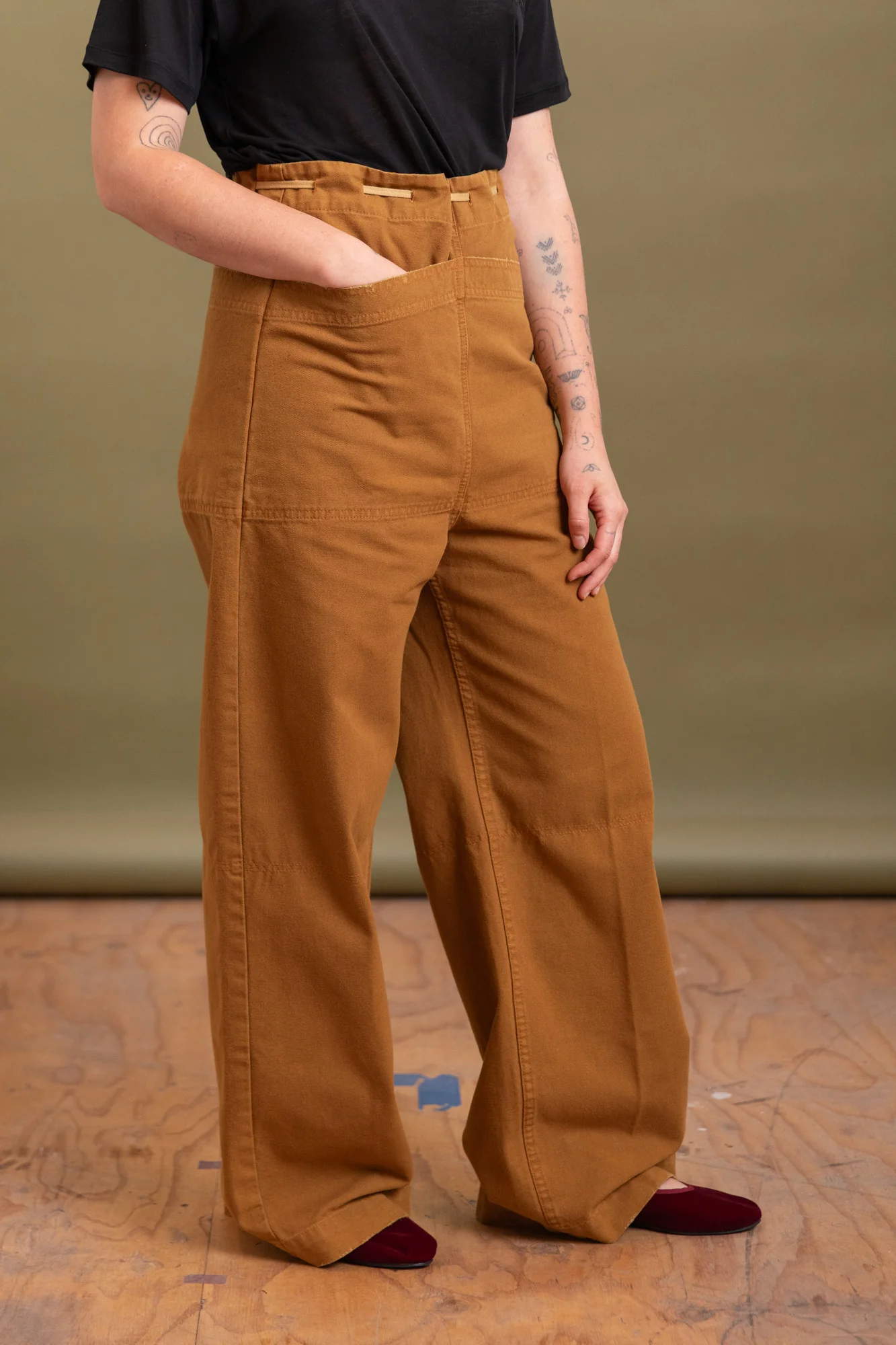 SESSAN PANT IN GOLD COTTON CANVAS - Image 4