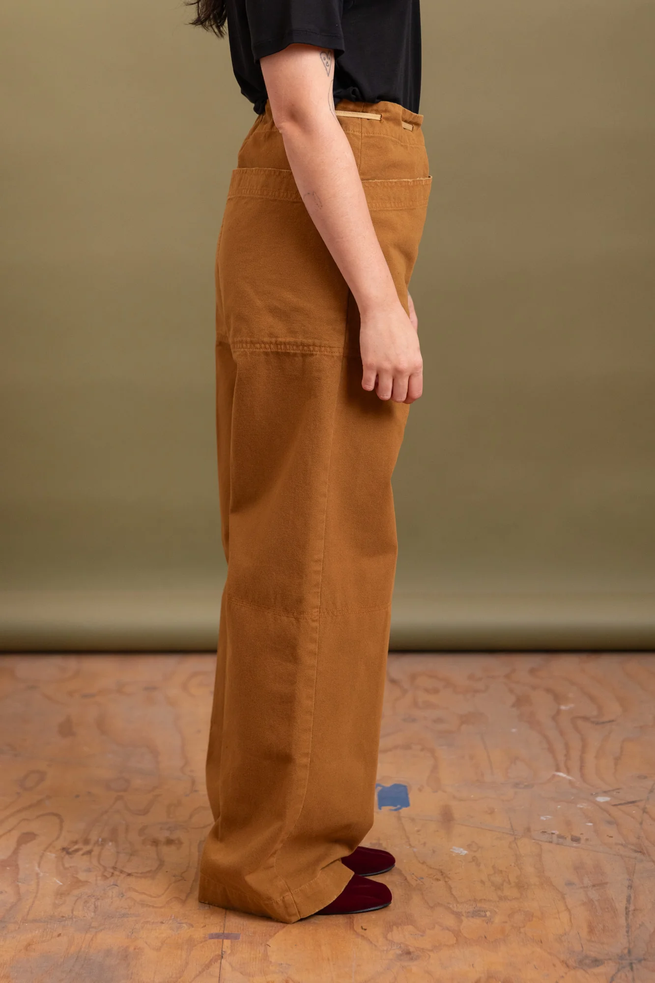 SESSAN PANT IN GOLD COTTON CANVAS - Image 7