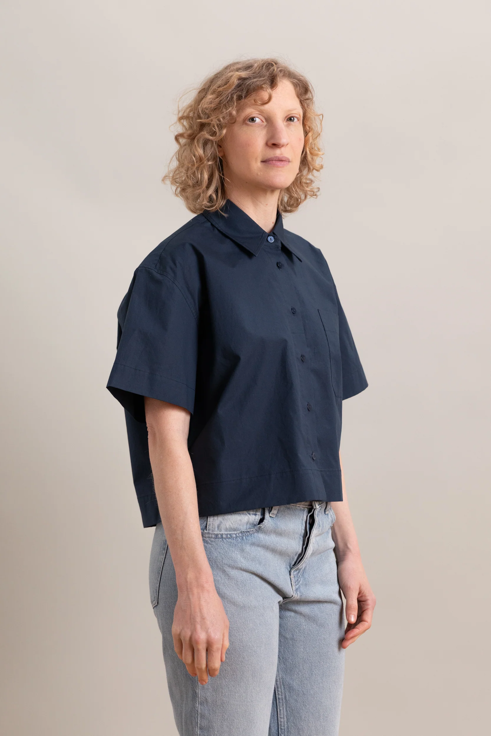 SHORT SLEEVE COTTON SHIRT IN NAVY - Image 3
