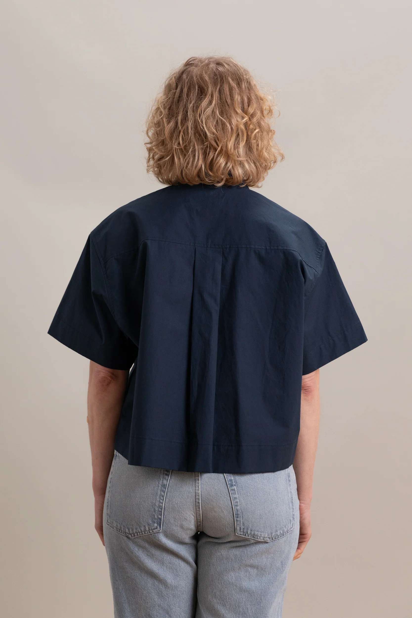 SHORT SLEEVE COTTON SHIRT IN NAVY - Image 4
