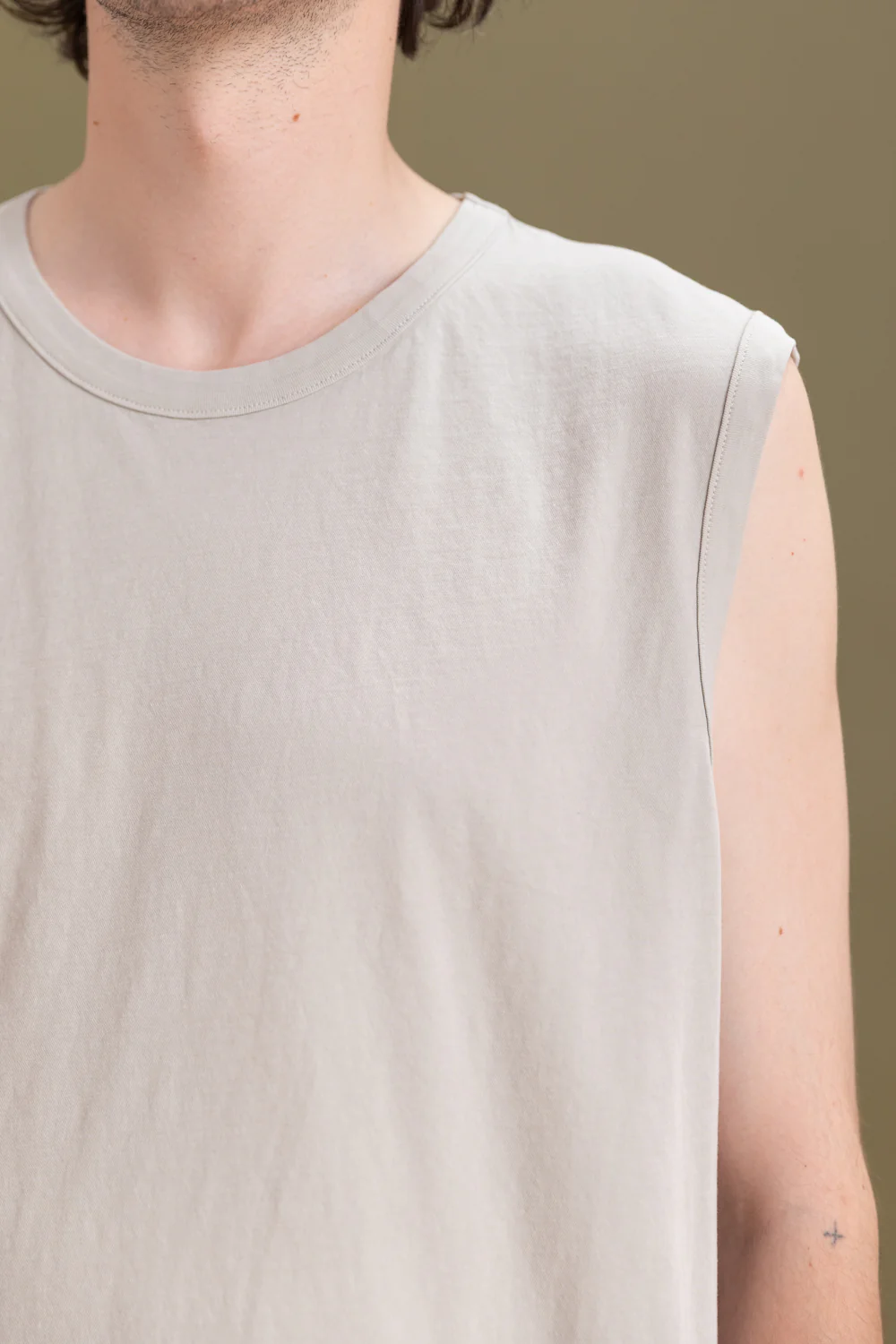 SLEEVELESS TEE SHIRT IN SWISS NATURAL - Image 5