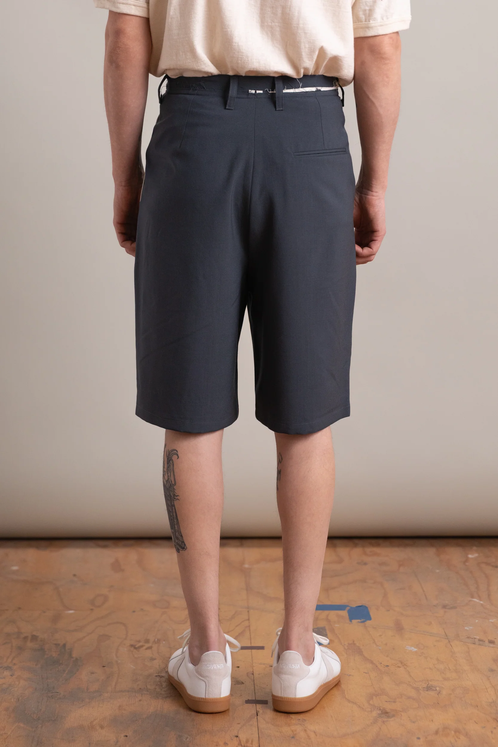 SLIM SUIT SHORTS IN PETROL - Image 6