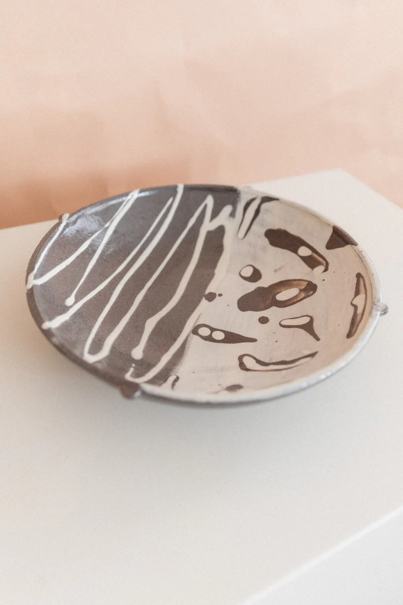 SLIPWARE ROUND PLATTER - Image 4