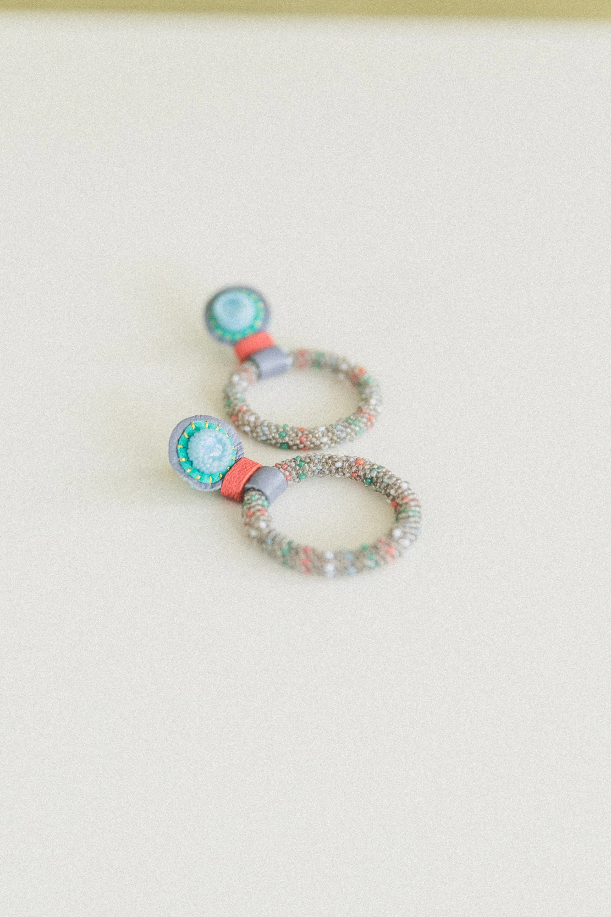SMALL BEADED HOOP EARRINGS IN RAINBOW MOONSTONE & GREY - Image 2