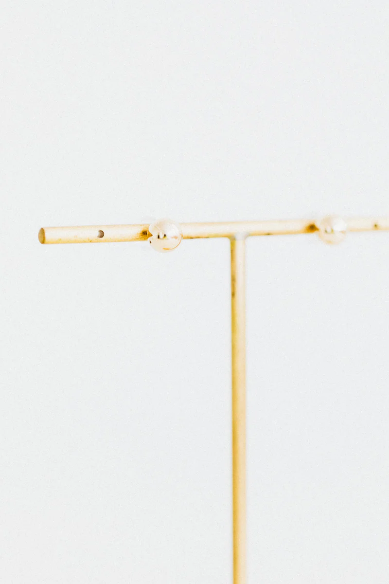 SMALL SPHERE STUD IN 14K GOLD (SINGLE) - Image 4