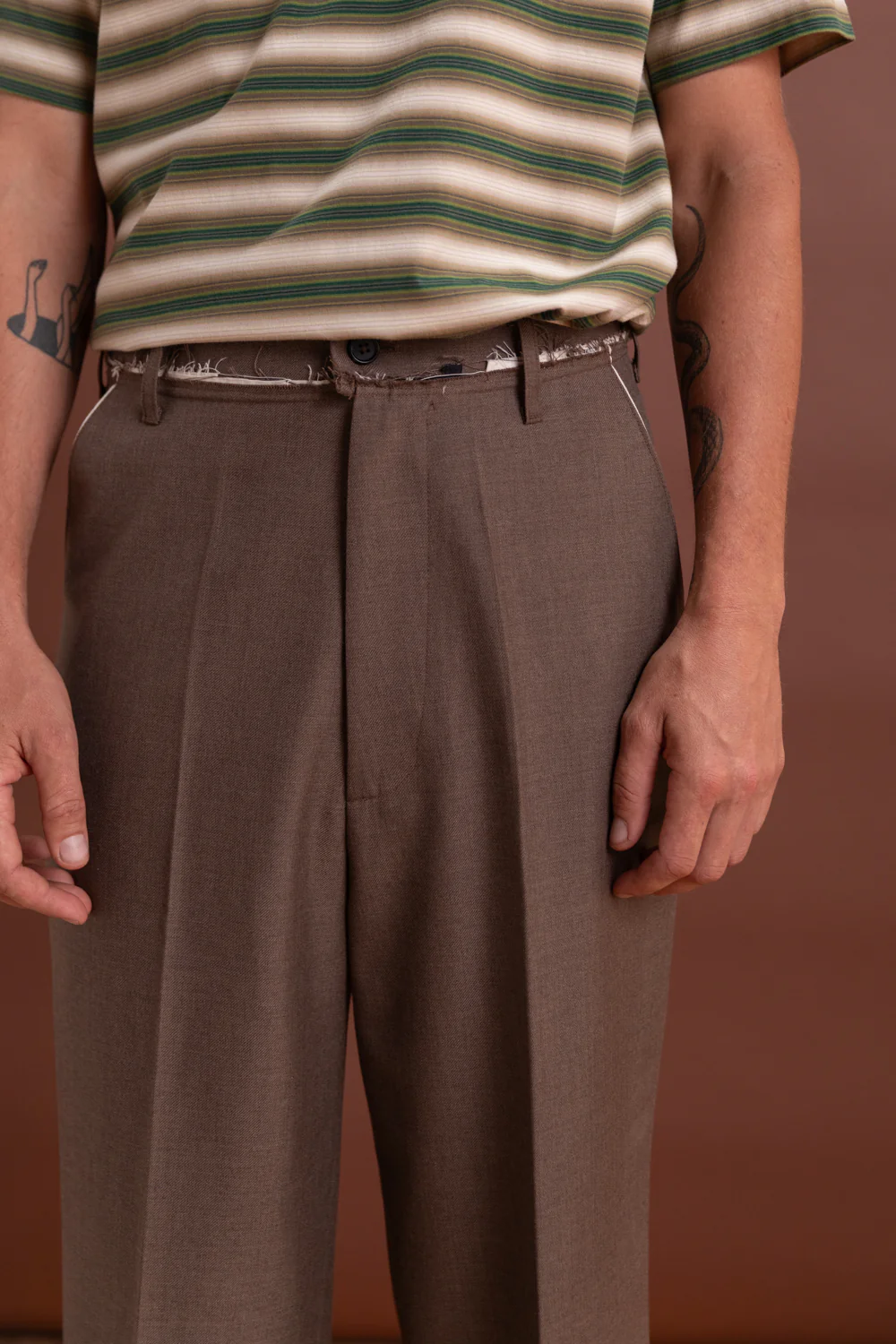 STRAIGHT SLACKS IN BROWN TWILL - Image 8