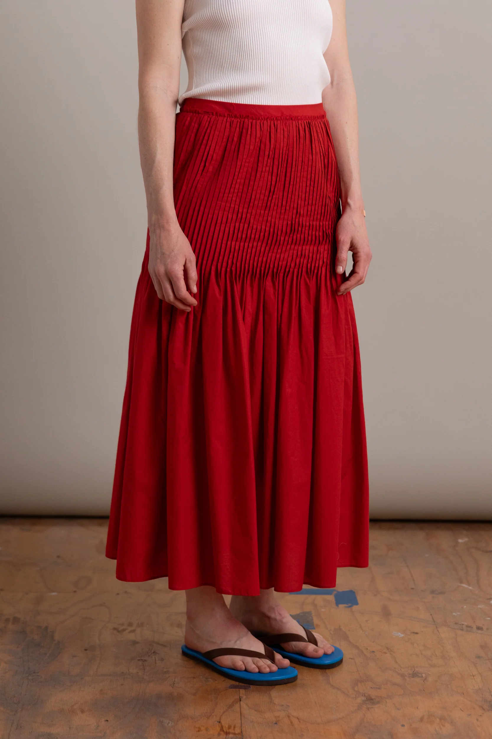 SUPER FINE COTTON LAWN PIN-TUCK SKIRT IN RED - Image 3