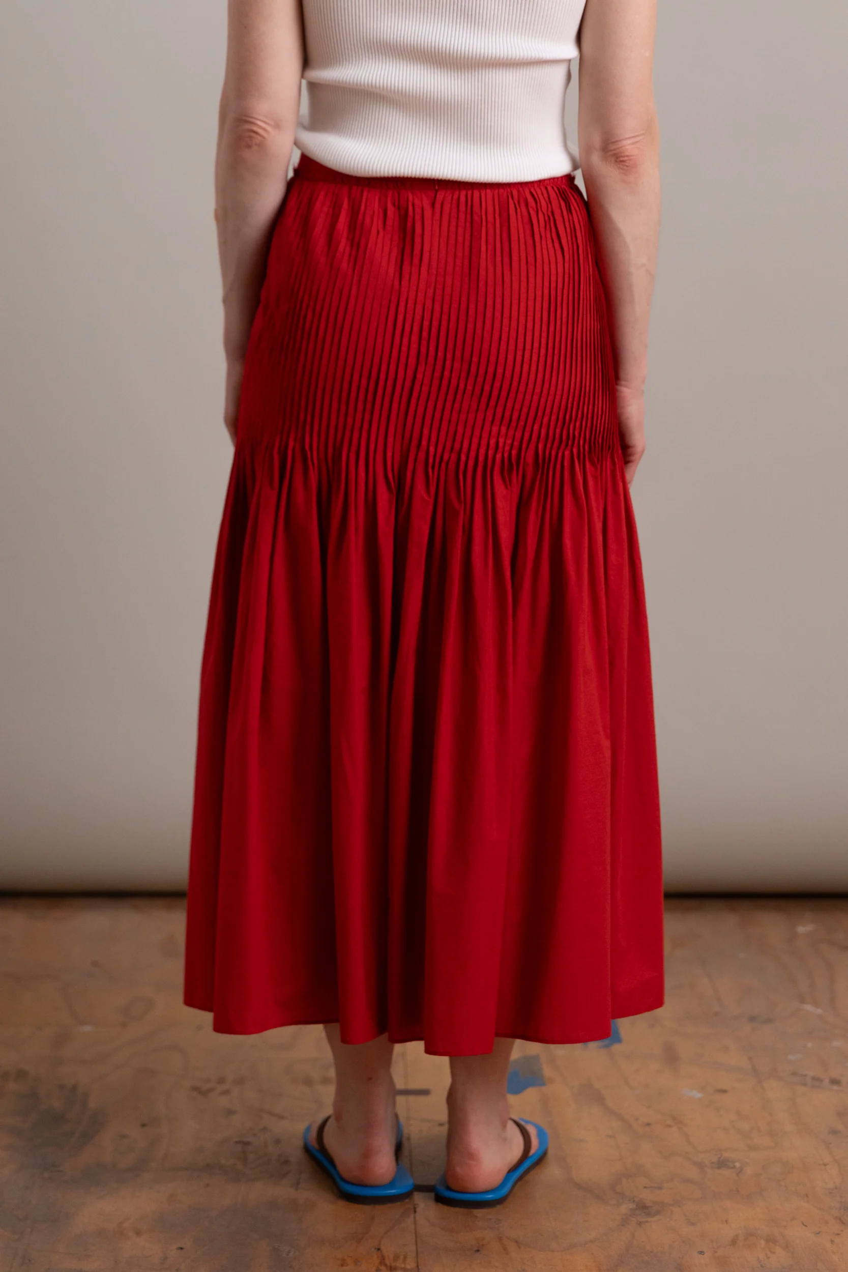 SUPER FINE COTTON LAWN PIN-TUCK SKIRT IN RED - Image 5