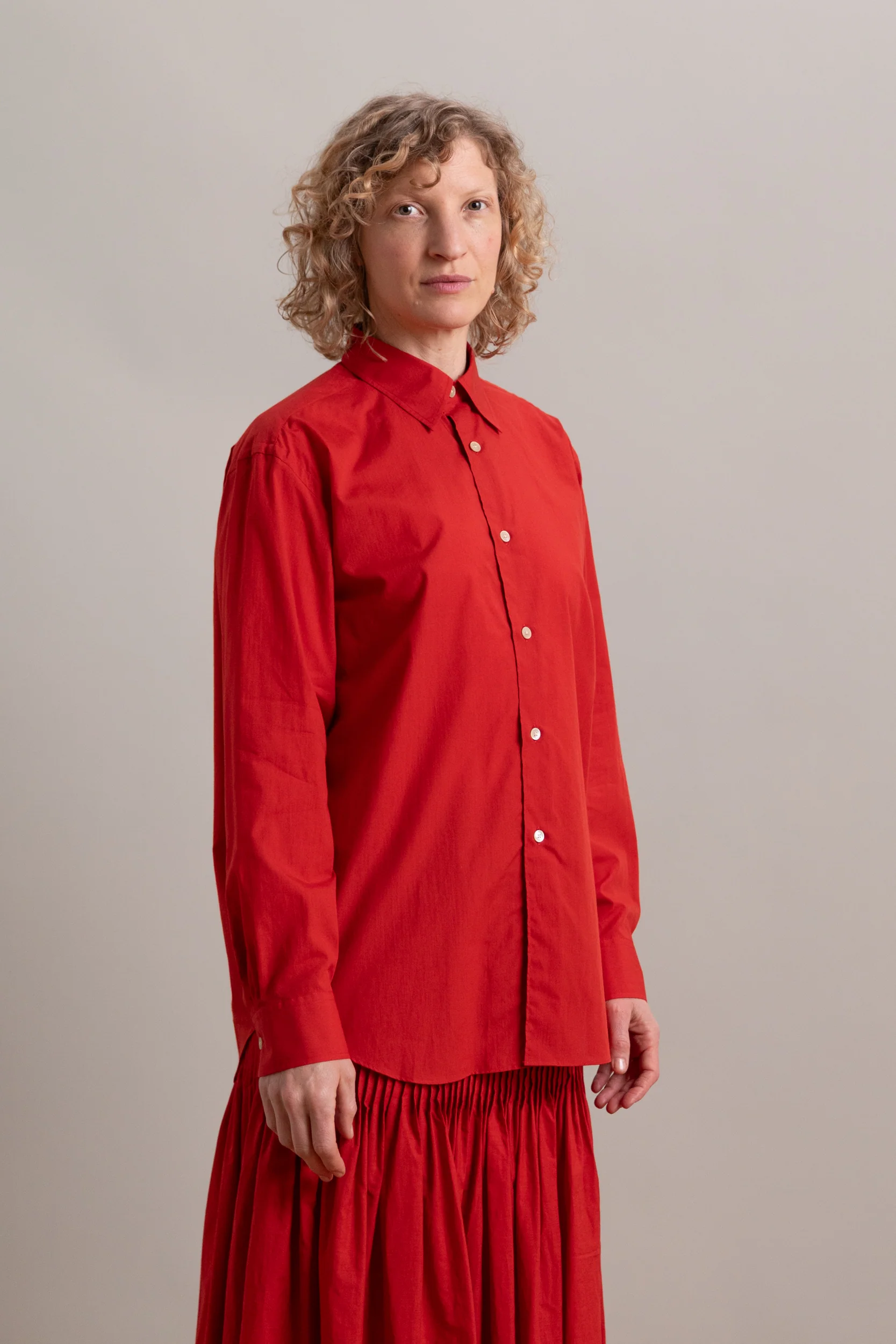 SUPER FINE COTTON LAWN SHIRT IN RED - Image 3