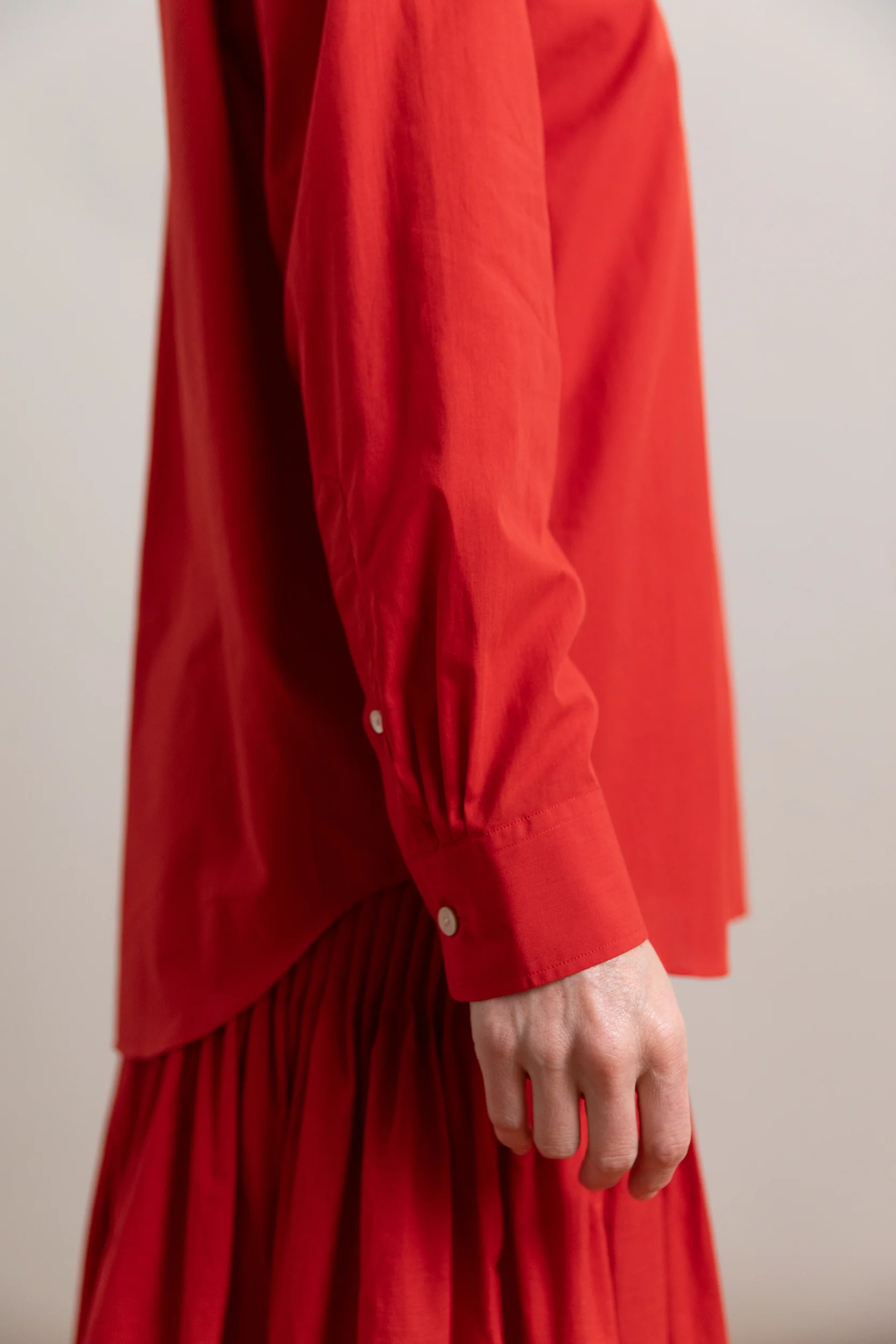 SUPER FINE COTTON LAWN SHIRT IN RED - Image 6