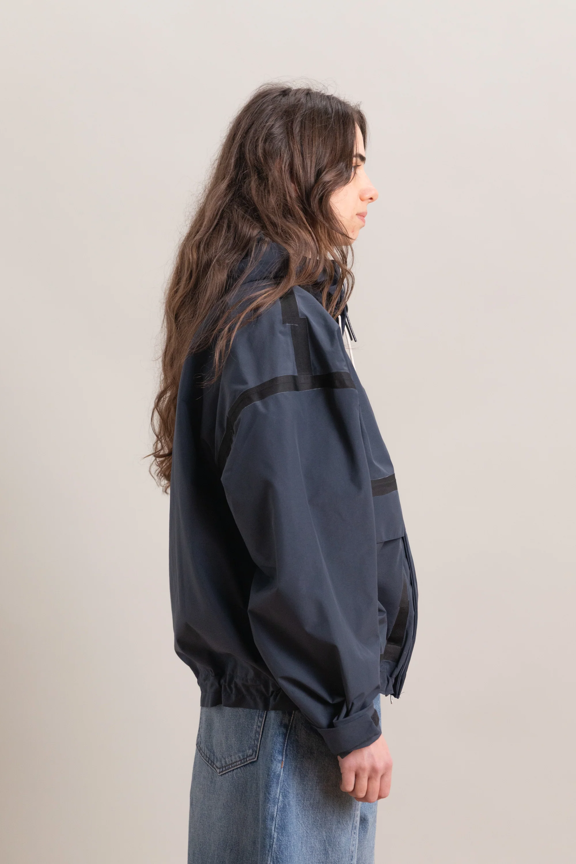 TAPED OUTDOOR JACKET IN NAVY - Image 4