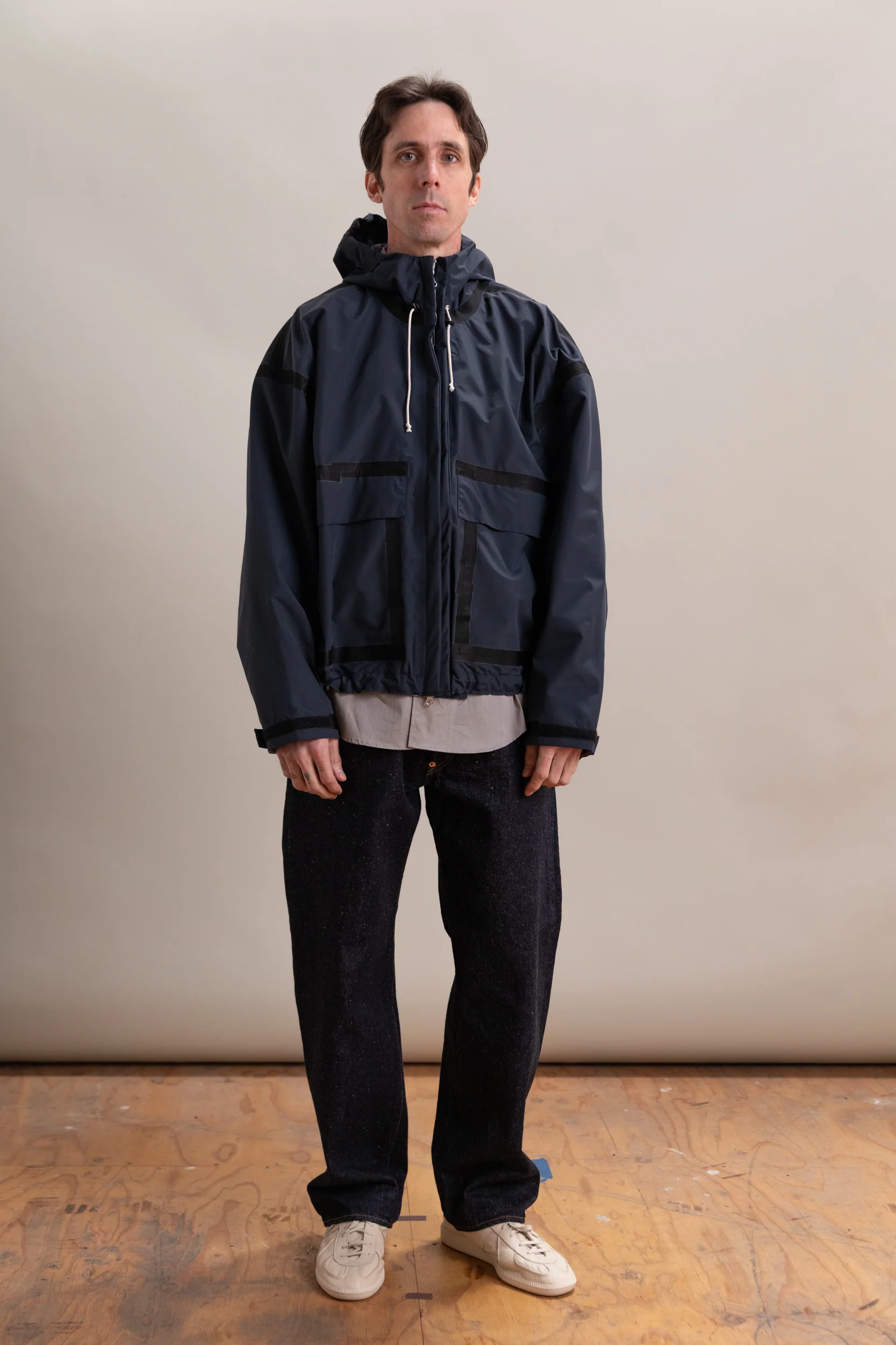 TAPED OUTDOOR JACKET IN NAVY - Image 6