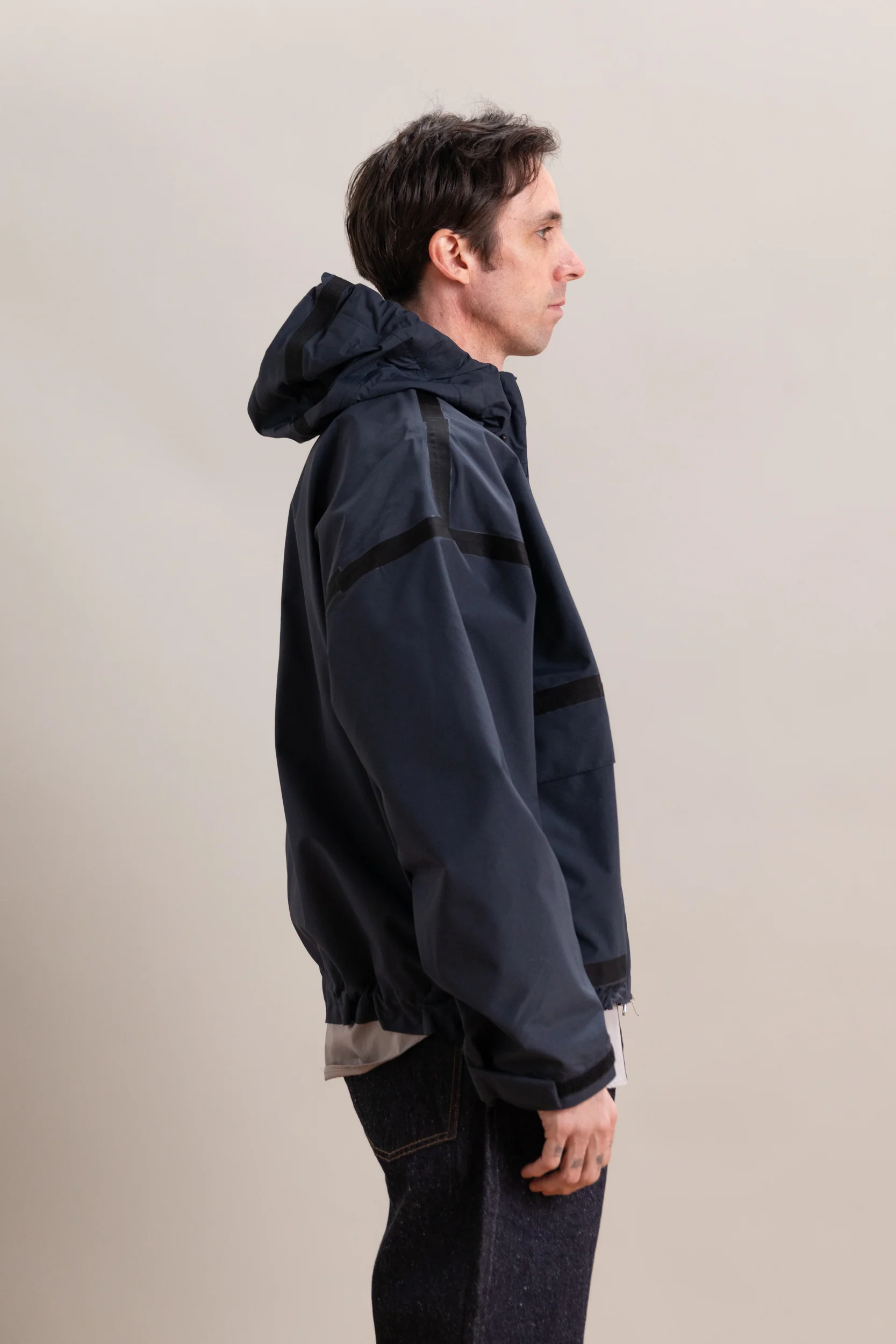 TAPED OUTDOOR JACKET IN NAVY - Image 7
