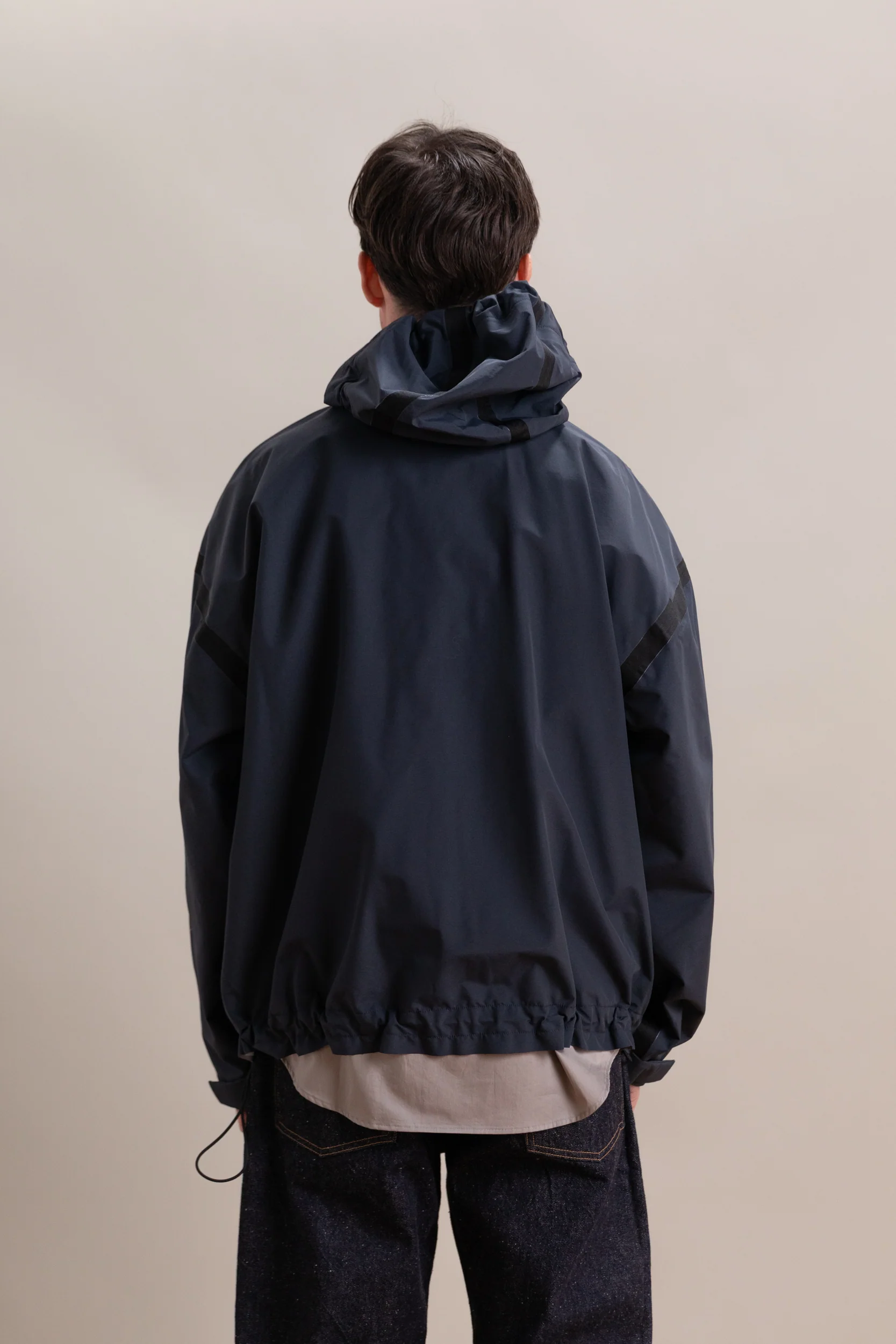 TAPED OUTDOOR JACKET IN NAVY - Image 8