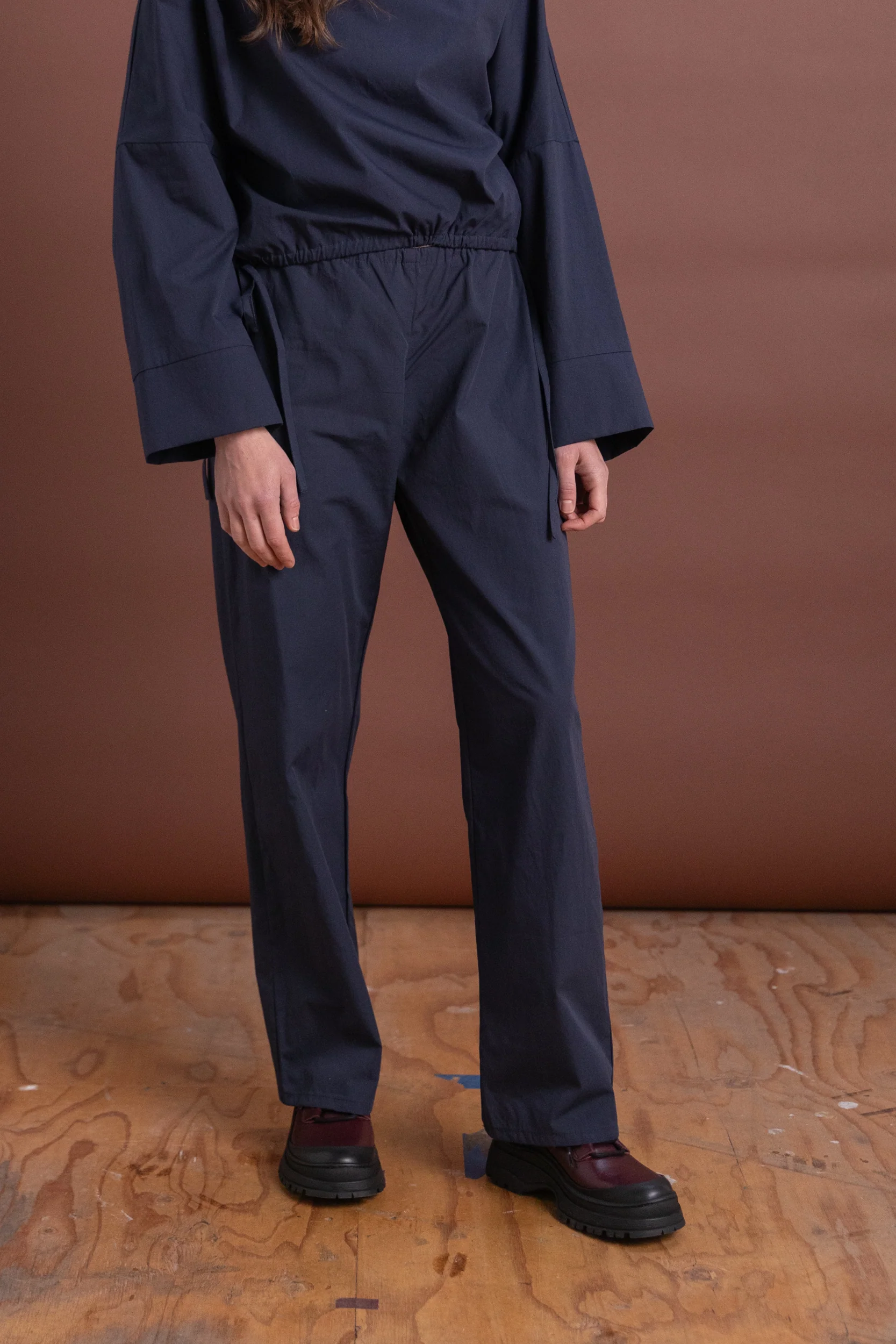 TIE PANTS IN NAVY COTTON POPLIN - Image 2