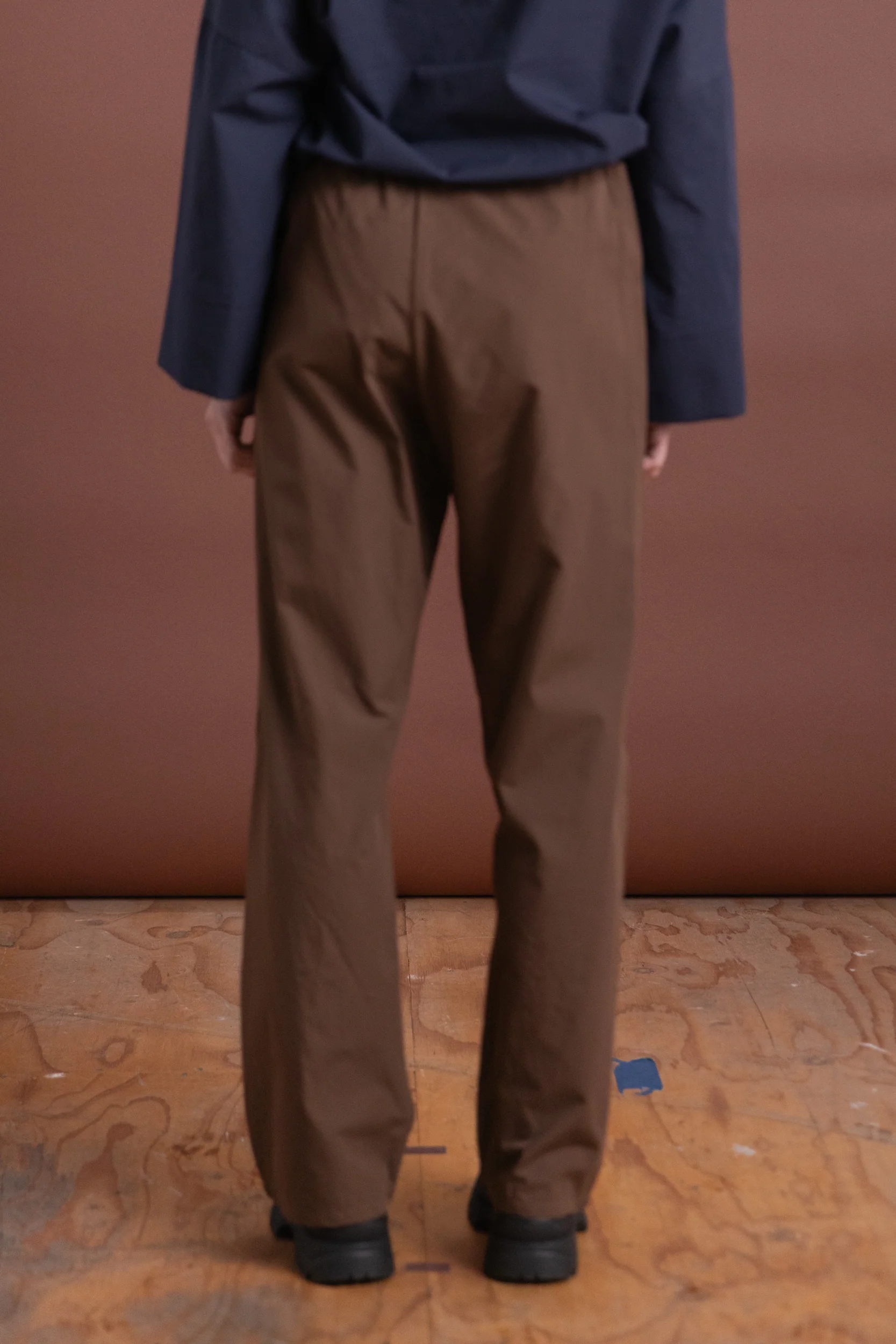 TIE PANTS IN CHOCOLATE COTTON POPLIN - Image 5