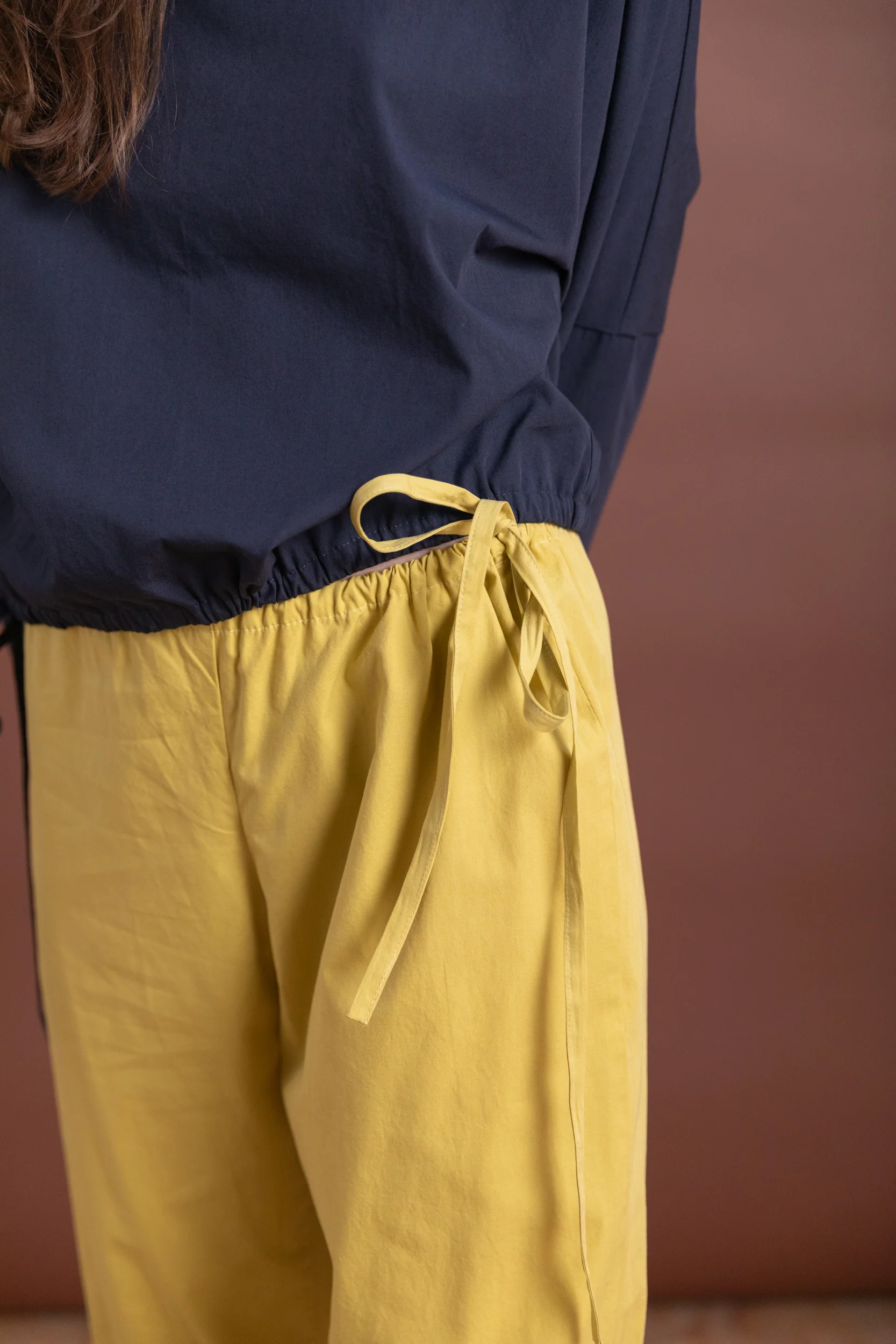 TIE PANTS IN YELLOW COTTON POPLIN - Image 2