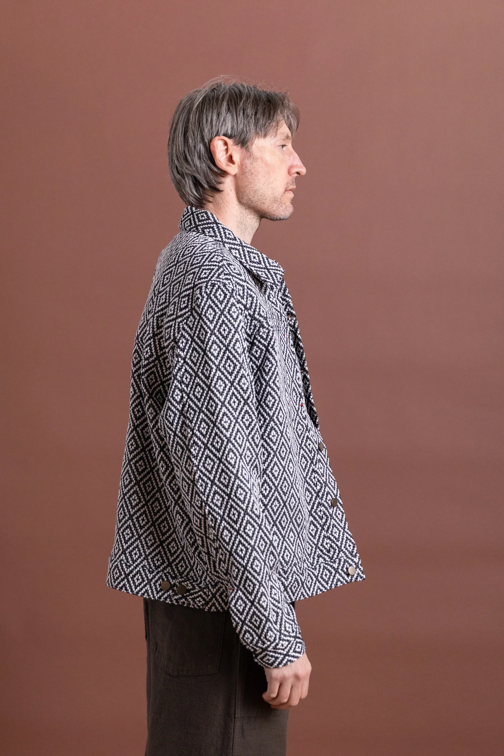 TRUCKER JACKET IN HANDWOVEN BLACK DIAMOND COTTON - Image 6