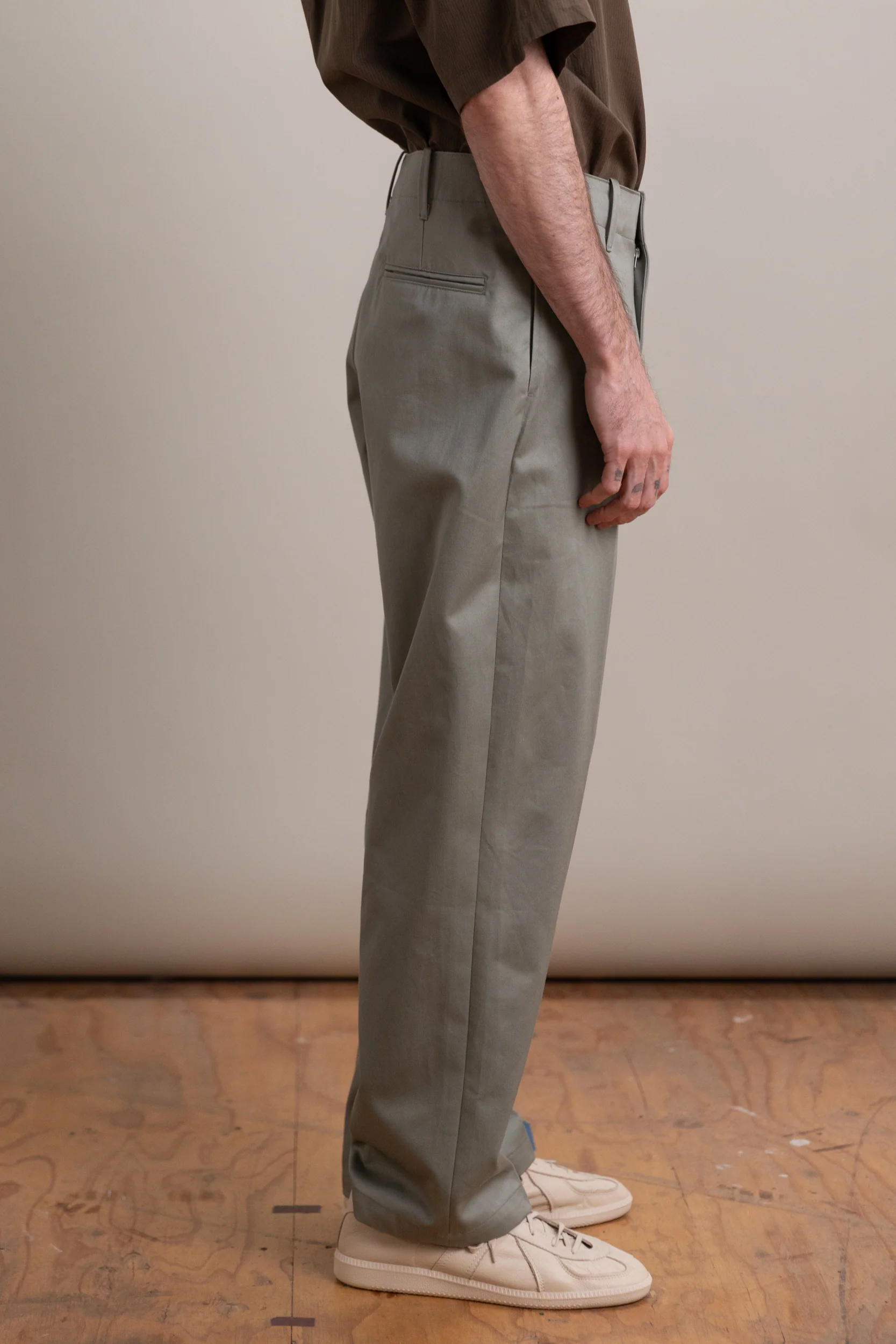 TWILL TROUSER IN SAGE - Image 5
