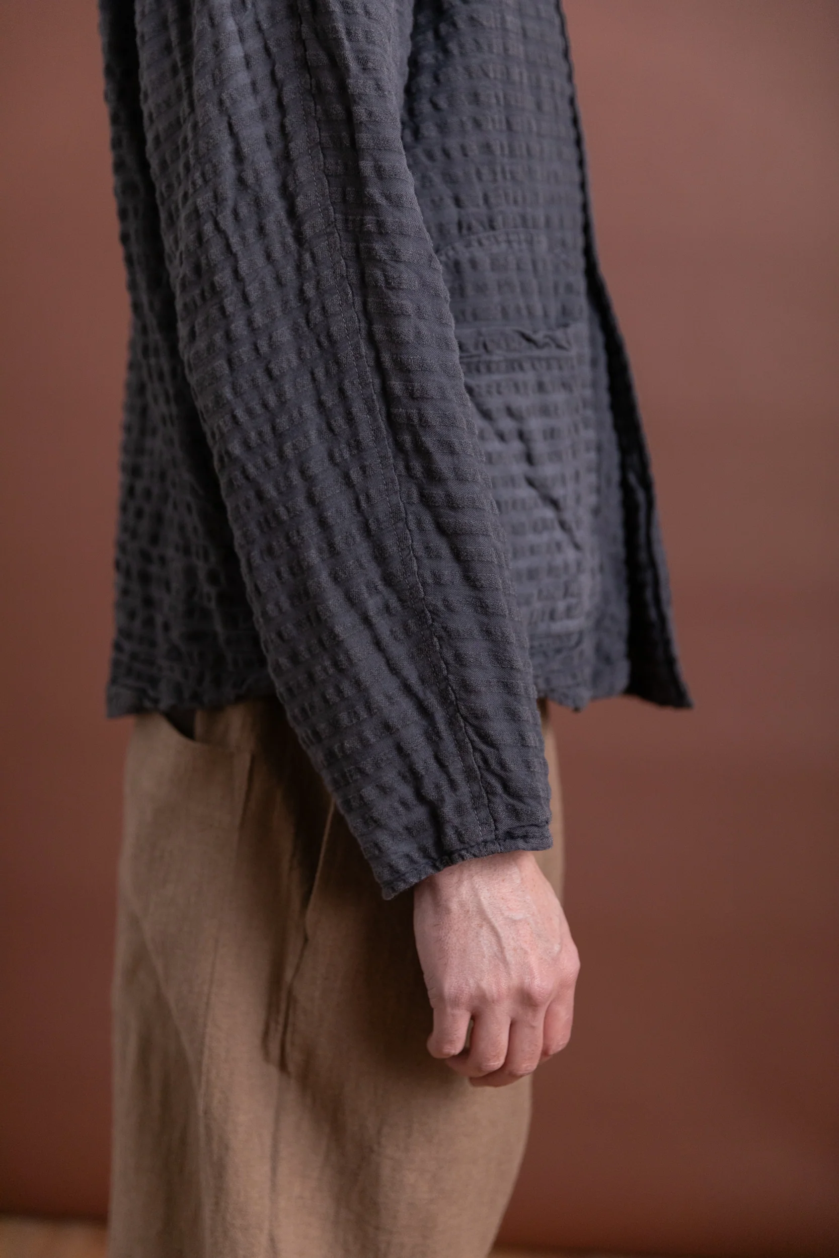 TWO:ONE BUTTERFLY JACKET IN CHESTNUT DYED WOOL COTTON SEERSUCKER - Image 8