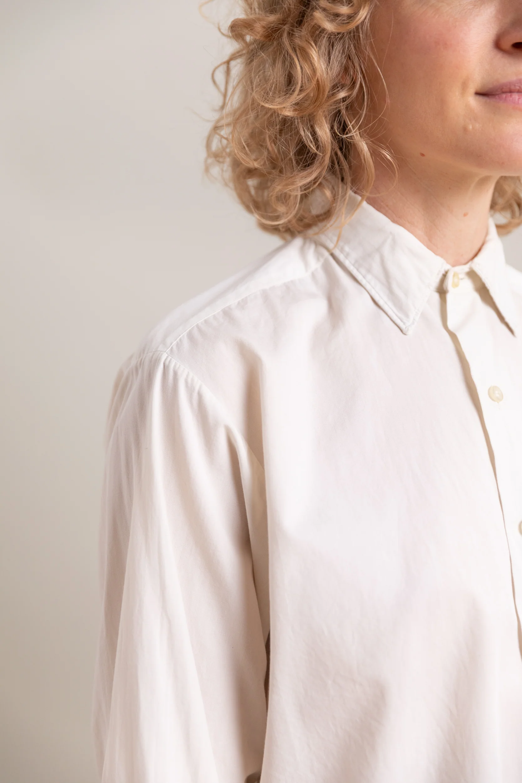 VINTAGE DRESS SHIRT 22 - Image 2