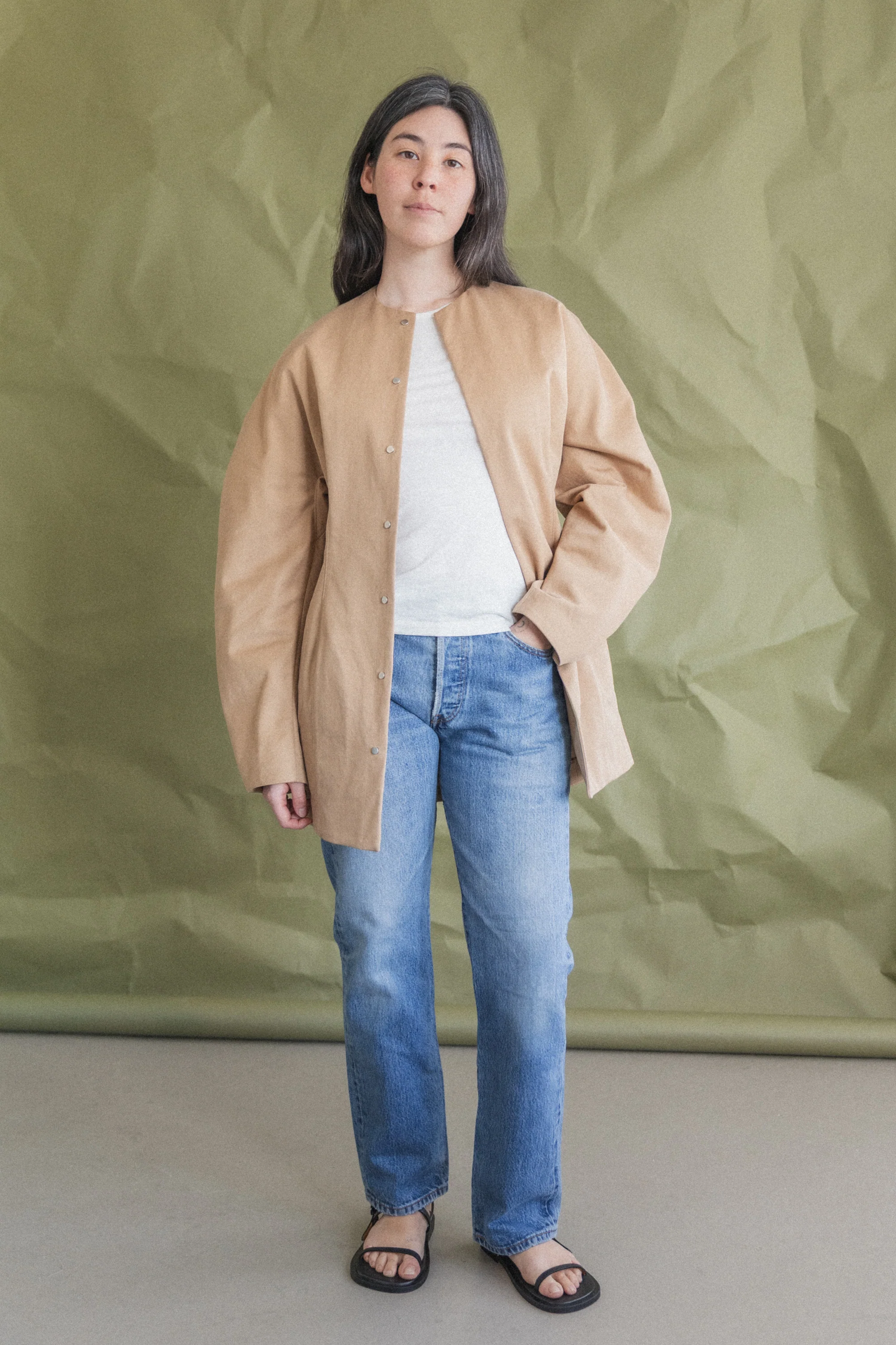 WASHED FINX CHINO HALF COAT IN CAMEL BROWN - Image 3