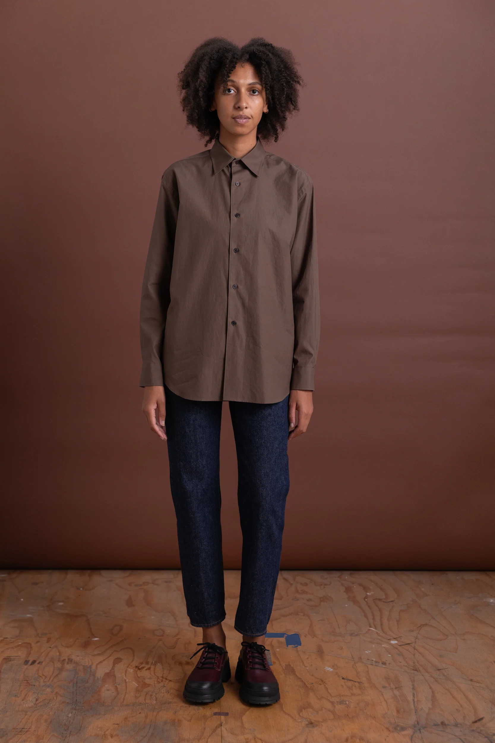 WASHED FINX TWILL SHIRT IN BROWN - Image 4