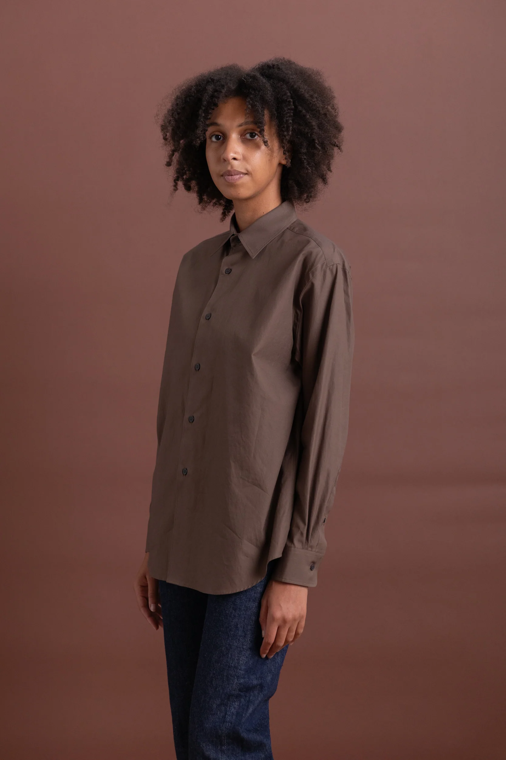 WASHED FINX TWILL SHIRT IN BROWN - Image 5