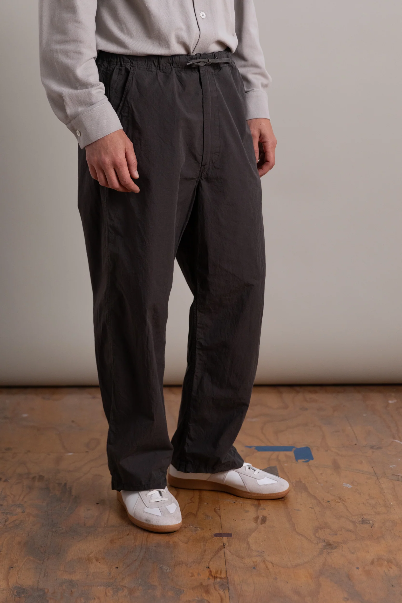 WIDE FIT NEW YORKER IN CHARCOAL GRAY - Image 4