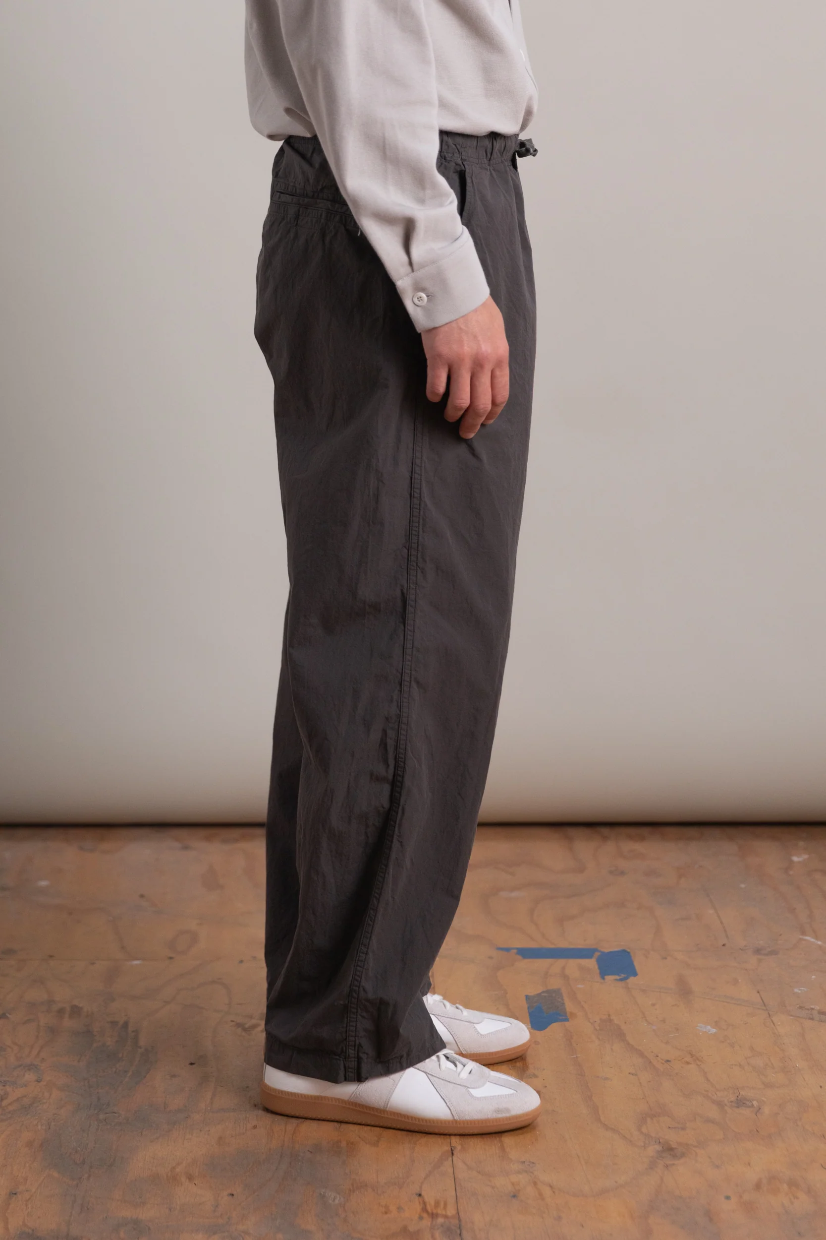 WIDE FIT NEW YORKER IN CHARCOAL GRAY - Image 5