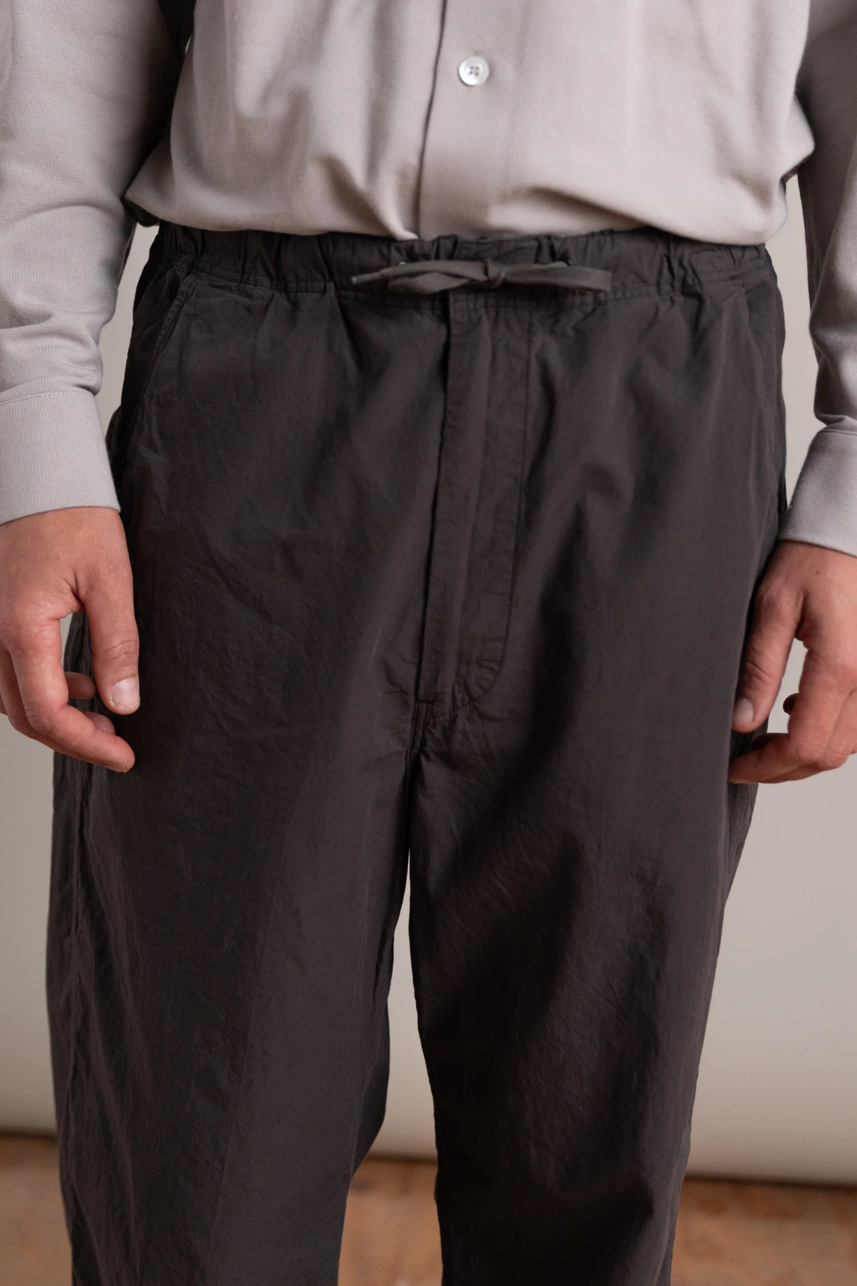 WIDE FIT NEW YORKER IN CHARCOAL GRAY - Image 7